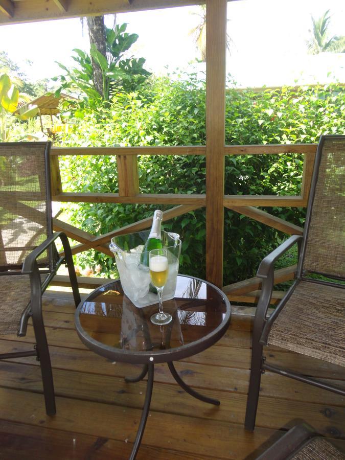 J And H Garden Cabinas Bocas Town Exterior photo