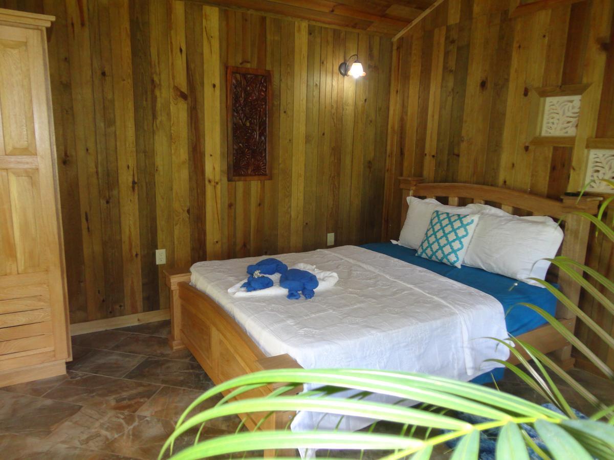 J And H Garden Cabinas Bocas Town Exterior photo
