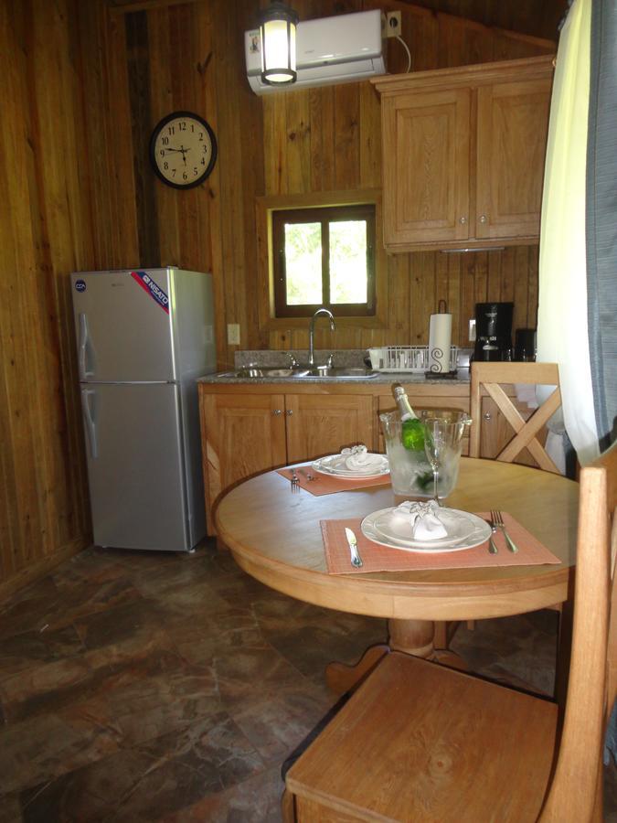 J And H Garden Cabinas Bocas Town Exterior photo