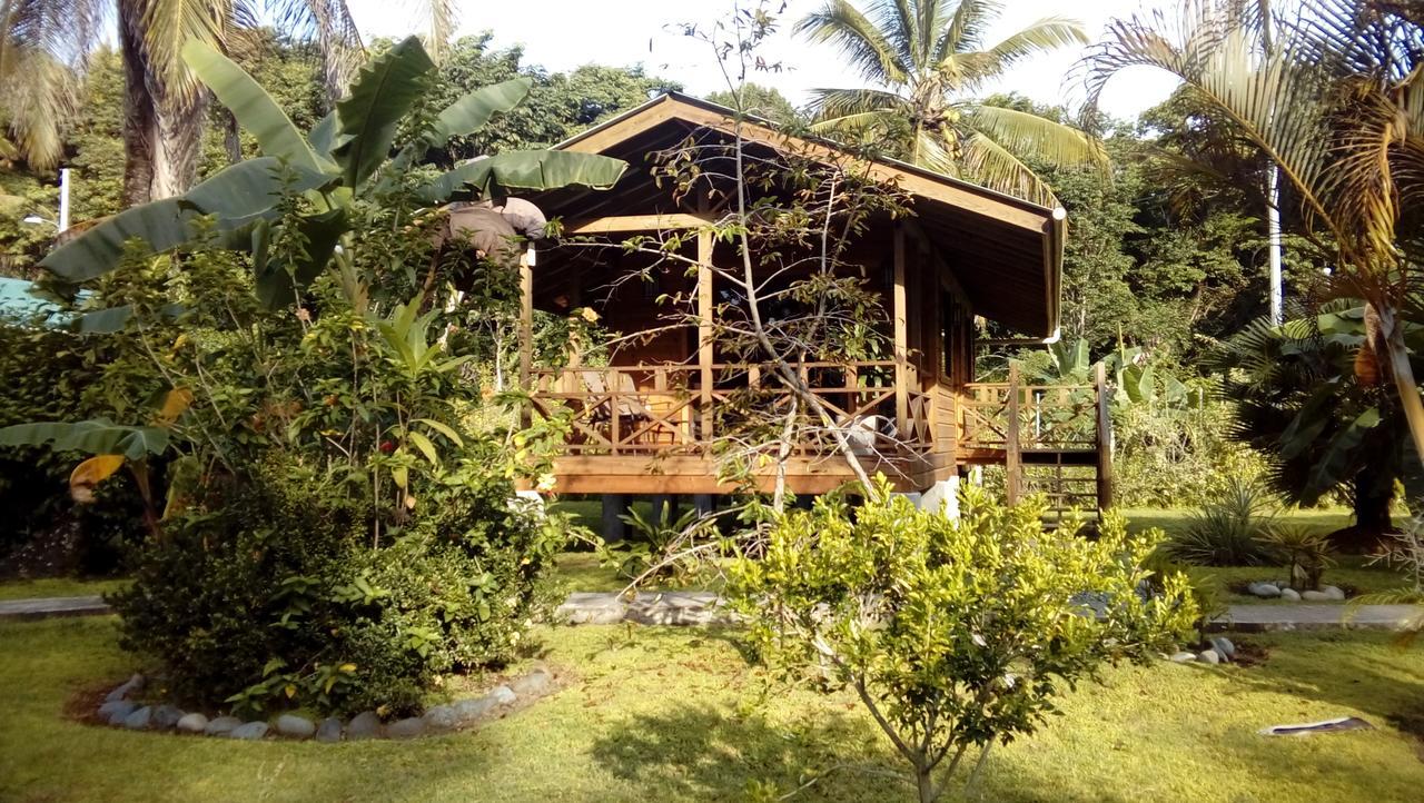 J And H Garden Cabinas Bocas Town Exterior photo