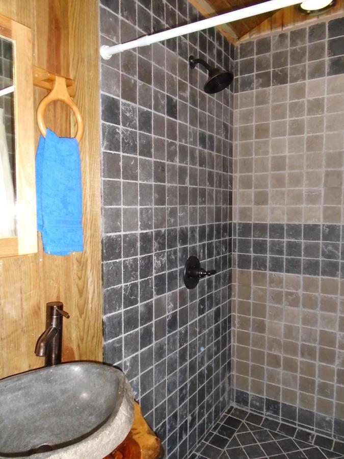 J And H Garden Cabinas Bocas Town Exterior photo