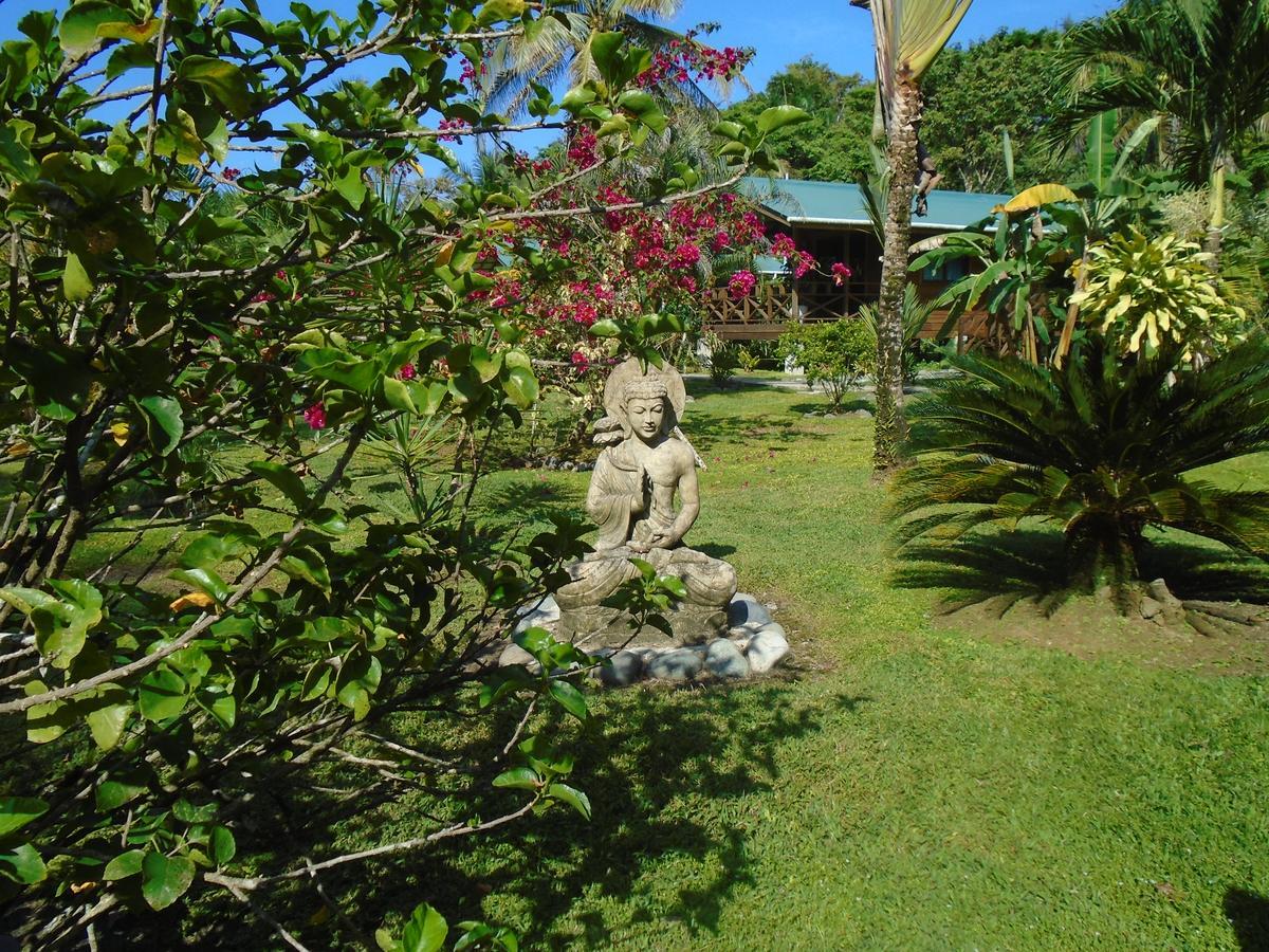J And H Garden Cabinas Bocas Town Exterior photo