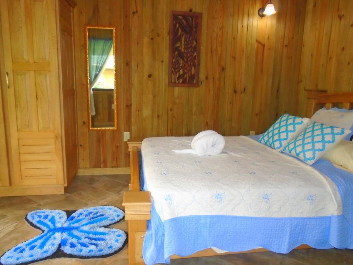 J And H Garden Cabinas Bocas Town Exterior photo